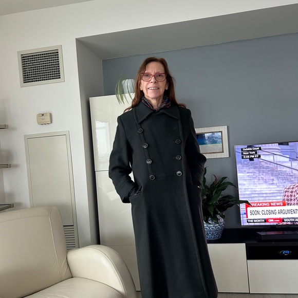 Lady's Elegant  Light Weight Cashmere Coat - Picture 11 of 12